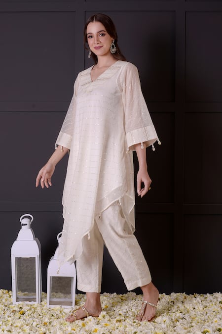 Buy_Surabhi Arya_White Chanderi Sequins V-neck Embroidered Kurta And Pant Set _Online_at_Aza_Fashions