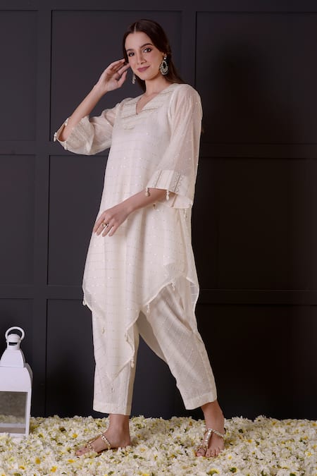 Shop_Surabhi Arya_White Chanderi Sequins V-neck Embroidered Kurta And Pant Set _Online_at_Aza_Fashions