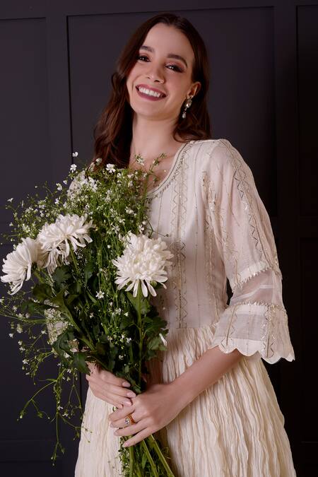 Surabhi Arya_White Chanderi Gota Patti Round Neck Embroidered Anarkali And Pant Set _at_Aza_Fashions