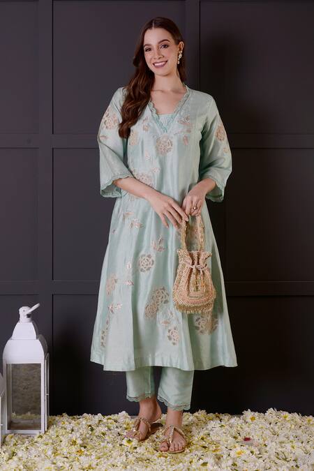Surabhi Arya_Blue Chanderi Embroidery V-neck Kurta And Pant Set _Online_at_Aza_Fashions