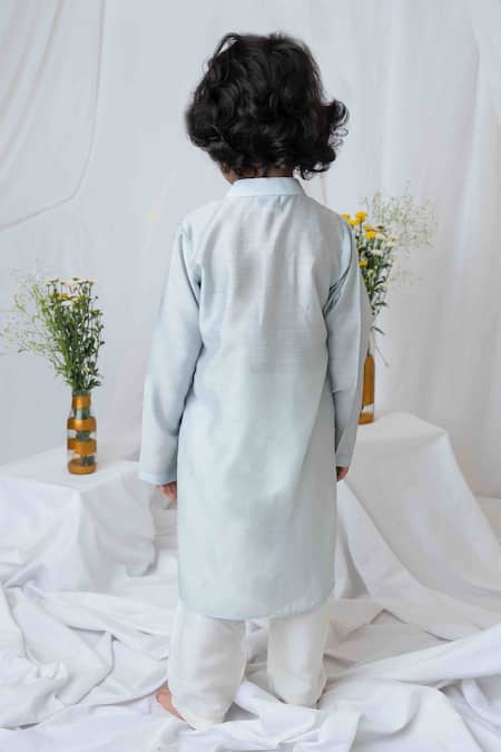 Shop MI Dulce AN'YA Grey Handloom Cotton, Chanderi, Silk Paisley Hand Applique Kurta With Pant at Aza Fashions Shop_MI Dulce AN'YA_Grey Handloom Cotton, Chanderi, Silk Paisley Hand Applique Kurta With Pant _at_Aza_Fashions