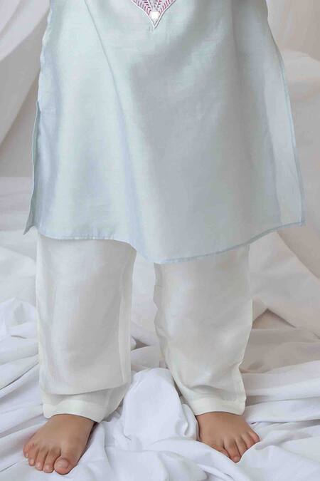 Buy MI Dulce AN'YA Grey Handloom Cotton, Chanderi, Silk Paisley Hand Applique Kurta With Pant Online at Aza Fashions Buy_MI Dulce AN'YA_Grey Handloom Cotton, Chanderi, Silk Paisley Hand Applique Kurta With Pant _Online_at_Aza_Fashions