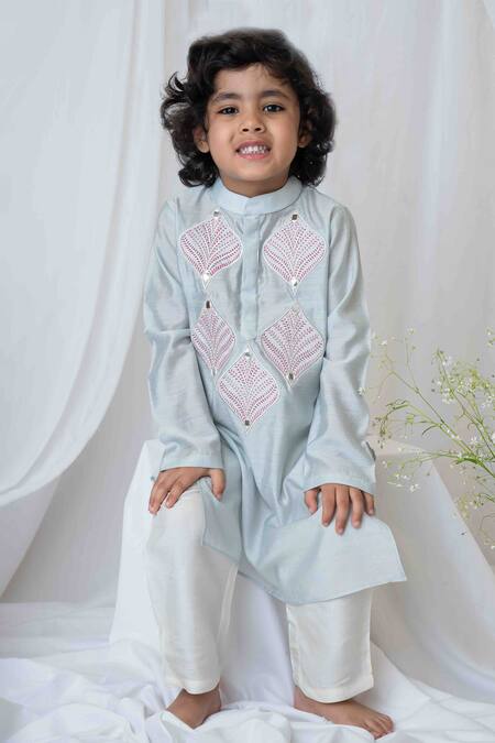 MI Dulce AN'YA Grey Handloom Cotton, Chanderi, Silk Paisley Hand Applique Kurta With Pant at Aza Fashions MI Dulce AN'YA_Grey Handloom Cotton, Chanderi, Silk Paisley Hand Applique Kurta With Pant _at_Aza_Fashions