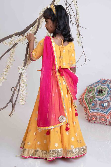 Mi Dulce An'ya Yellow 100% Organic Cotton Hand Embroidered Banarasi Floral Lehenga Set  2