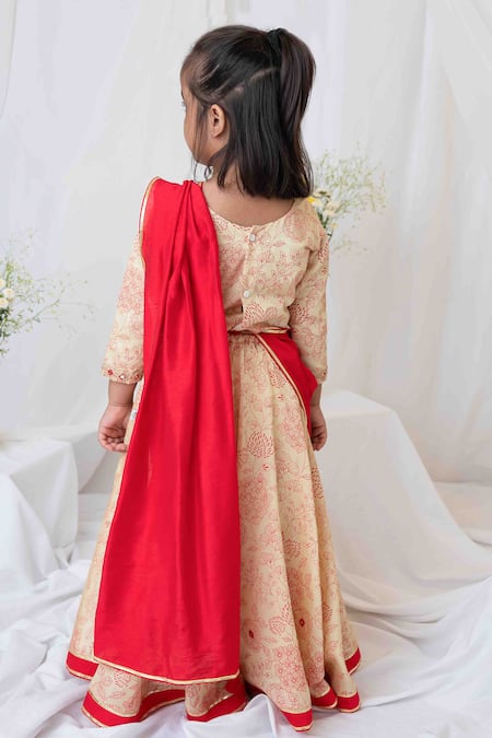 Shop MI Dulce AN'YA Beige Handloom Cotton, Chanderi Delicate Mirrorwork Lehenga Blouse Set at Aza Fashions Shop_MI Dulce AN'YA_Beige Handloom Cotton, Chanderi Delicate Mirrorwork Lehenga Blouse Set _at_Aza_Fashions