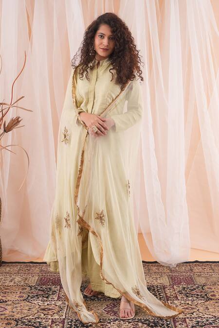 Buy_Farha Syed_Green Linen, Satin, Chiffon, Maheshwari Flared Kurta Set With Dupatta _Online_at_Aza_Fashions