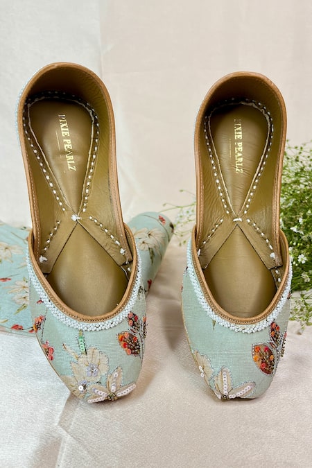 Pixie Pearlz Flora Pattern Juttis 