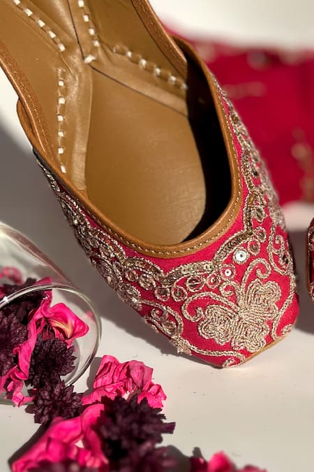 Pixie Pearlz Gul Dori & Sequin Embroidered Juttis 