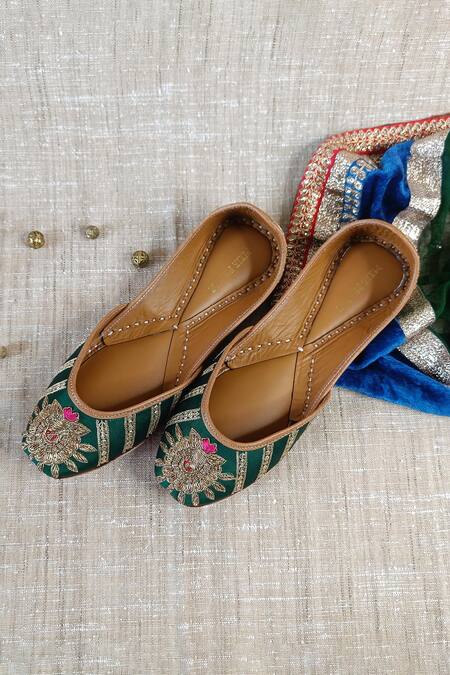 Pixie Pearlz_Emerald Green Morbagh Embellished Juttis _Online_at_Aza_Fashions