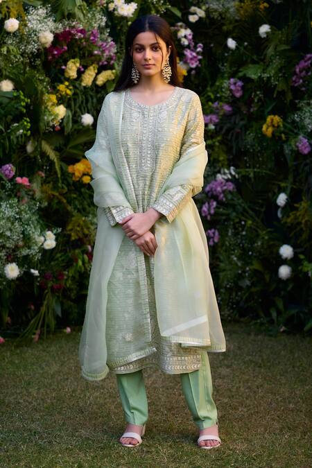 Shyam Narayan Prasad_Green Silk, Chanderi Embroidery Round Neck Floral Kurta Pant Set _at_Aza_Fashions
