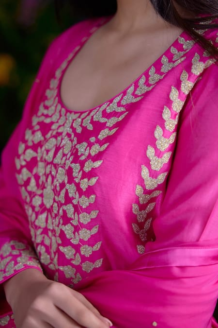 Shyam Narayan Prasad_Fuchsia Chanderi, Rayon Embroidery Round Neck Patchwork Kurta Pant Set _Online_at_Aza_Fashions
