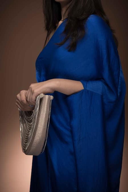 Ozel Silver Chains Curvy Brazen Bag Online at Aza Fashions Ozel_Silver Chains Curvy Brazen Bag _Online_at_Aza_Fashions