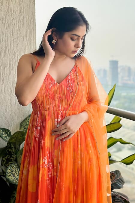 Harshita Singhvi_Yellow Georgette, Net Cut Work V-neck Garden Print Anarkali With Dupatta _Online_at_Aza_Fashions