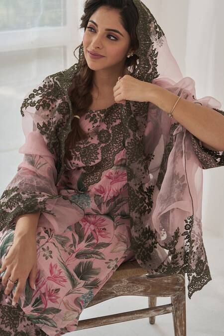 Buy Naaz By Noor Pink Cotton, Organza, Chanderi Gulshan Baano Botanical Print Kurta Set Online at Aza Fashions Buy_Naaz By Noor_Pink Cotton, Organza, Chanderi Gulshan Baano Botanical Print Kurta Set _Online_at_Aza_Fashions
