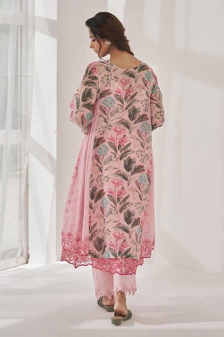 Shop Naaz By Noor Pink Cotton, Organza Lace, Embroidery V-neck Gulshan Baano Side Panel Kurta Set at Aza Fashions Shop_Naaz By Noor_Pink Cotton, Organza Lace, Embroidery V-neck Gulshan Baano Side Panel Kurta Set _at_Aza_Fashions