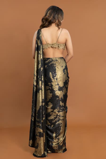 Aurouss Foil Print Pre-Draped Saree With Leaf Applique Blouse 