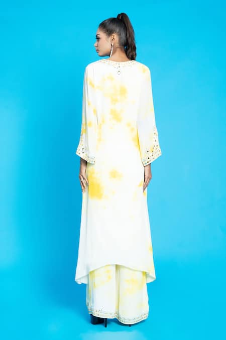 Shop Aurouss Ivory Crepe Mirrors V-neck Mug Dye Print Kurta With Palazzo at Aza Fashions Shop_Aurouss_Ivory Crepe Mirrors V-neck Mug Dye Print Kurta With Palazzo _at_Aza_Fashions
