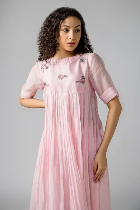 Shop Bihart Pink Cotton, Silk Applique Round Neck Placed Bird Kurta With Trouser at Aza Fashions Shop_Bihart_Pink Cotton, Silk Applique Round Neck Placed Bird Kurta With Trouser _at_Aza_Fashions