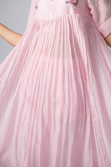 Shop Bihart Pink Cotton, Silk Applique Round Neck Placed Bird Kurta With Trouser Online at Aza Fashions Shop_Bihart_Pink Cotton, Silk Applique Round Neck Placed Bird Kurta With Trouser _Online_at_Aza_Fashions