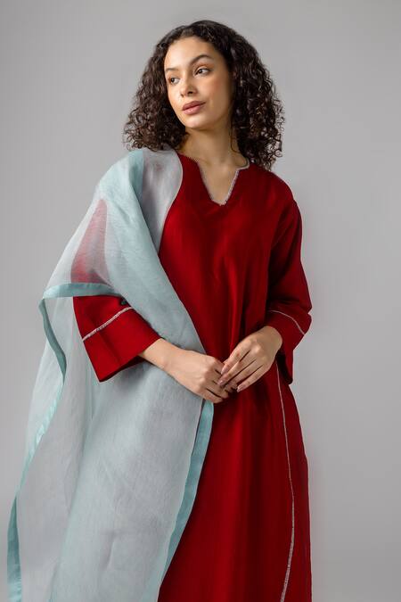 Shop Bihart Red Cotton, Silk, Organza Embroidery Split V-neck Threadwork Kurta Trouser Set at Aza Fashions Shop_Bihart_Red Cotton, Silk, Organza Embroidery Split V-neck Threadwork Kurta Trouser Set _at_Aza_Fashions