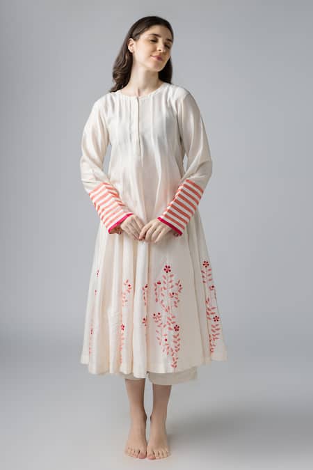 Shop Bihart Off White Cotton, Silk, Organza Applique Round Neck Floral Anarkali Trouser Set at Aza Fashions Shop_Bihart_Off White Cotton, Silk, Organza Applique Round Neck Floral Anarkali Trouser Set _at_Aza_Fashions