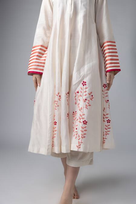 Shop Bihart Off White Cotton, Silk, Organza Applique Round Neck Floral Anarkali Trouser Set Online at Aza Fashions Shop_Bihart_Off White Cotton, Silk, Organza Applique Round Neck Floral Anarkali Trouser Set _Online_at_Aza_Fashions