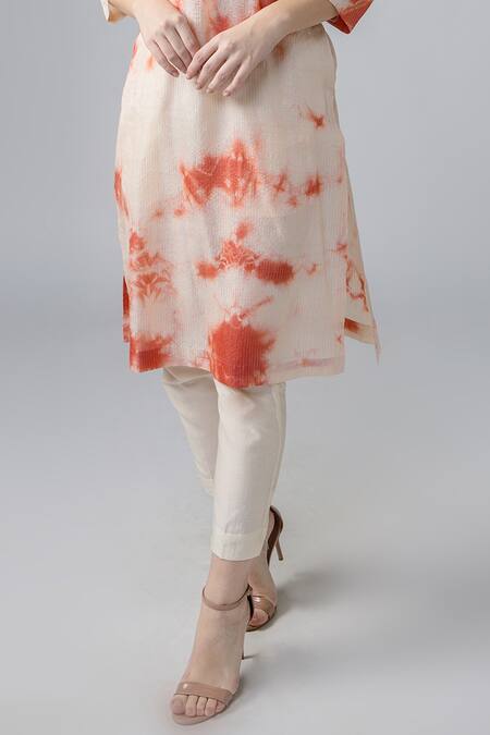 Bihart Off White Tussar, , Organza, Satin Tie-dye Kurta Trouser Set Online at Aza Fashions Bihart_Off White Tussar, , Organza, Satin Tie-dye Kurta Trouser Set _Online_at_Aza_Fashions