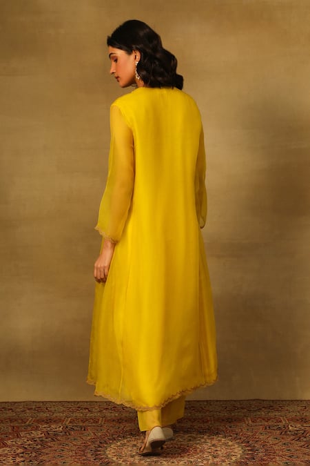 Neha Poddar Paisley Embroidered Kurta Set 