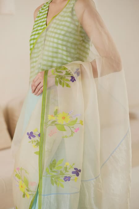 Shop Surmaye Green Silk, Organza Embroidery Adore Floral Jamdani Saree Online at Aza Fashions Shop_Surmaye_Green Silk, Organza Embroidery Adore Floral Jamdani Saree _Online_at_Aza_Fashions