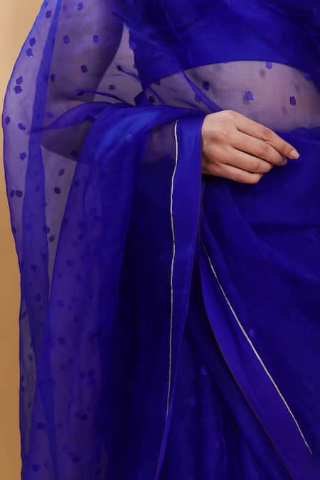 Buy_Surmaye_Blue Handloom Cotton Embroidery Wildflower Meadow Silk Jamdani Woven Saree _Online_at_Aza_Fashions