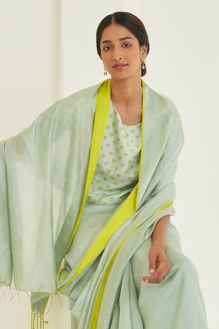 Buy Surmaye Green Handloom Cotton, Silk Serendipity Handwoven Bordered Saree Online at Aza Fashions Buy_Surmaye_Green Handloom Cotton, Silk Serendipity Handwoven Bordered Saree _Online_at_Aza_Fashions