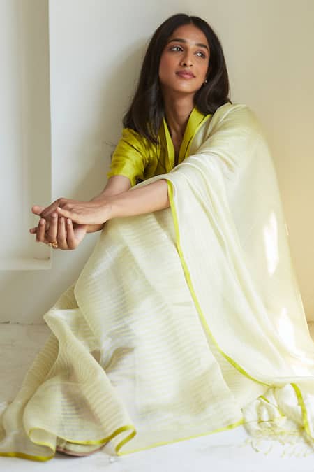 Shop Surmaye Ivory Silk, Cotton Nostalgia Stripe Pattern Handwoven Saree Online at Aza Fashions Shop_Surmaye_Ivory Silk, Cotton Nostalgia Stripe Pattern Handwoven Saree _Online_at_Aza_Fashions