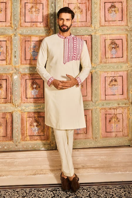 DiyaRajvvir Diamond Grid Thread Embroidered Kurta With Pant 