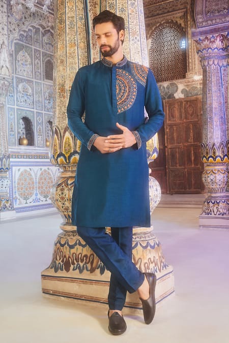 DiyaRajvvir Tribal Fleur Thread Embroidered Kurta With Pant 