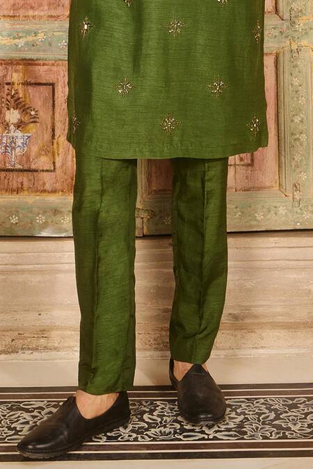 Diyarajvvir_Green Cotton, Silk Embroidery Starburst Metallic Fleur Work Kurta With Pant _Online_at_Aza_Fashions