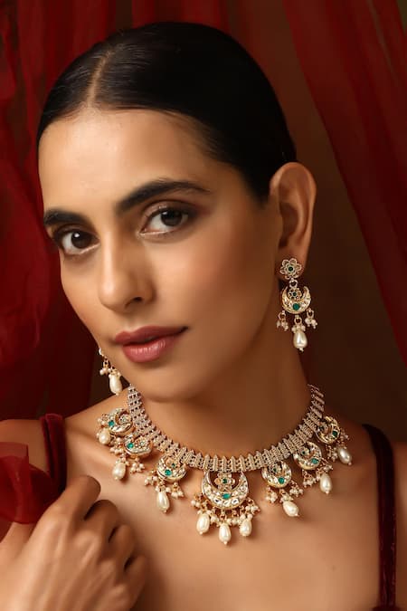 Buy_Swabhimann_Green Stones, Zari Kundan Crescent Embellished Necklace Set _Online_at_Aza_Fashions