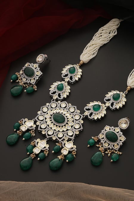 Swabhimann_Green Stones, Diamonds Polki Embellished Floral Pendant Necklace Set _Online_at_Aza_Fashions