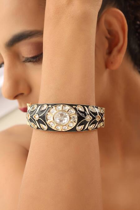 Buy Swabhimann Black Crystals Floral Polki Embellished Bracelet Online at Aza Fashions Buy_Swabhimann_Black Crystals Floral Polki Embellished Bracelet _Online_at_Aza_Fashions