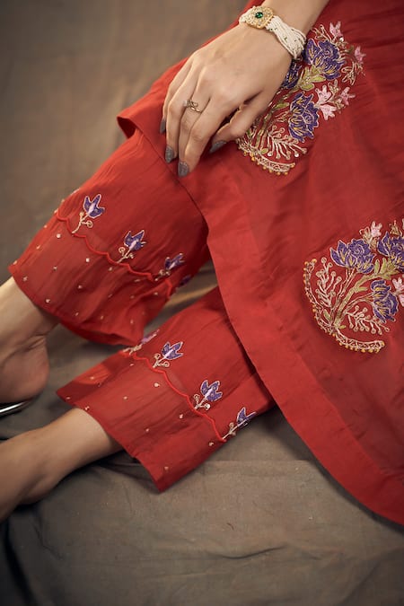 Hirika & Dhruti_Red Chanderi Embroidery V-neck Floral Anarkali Pant Set _Online_at_Aza_Fashions