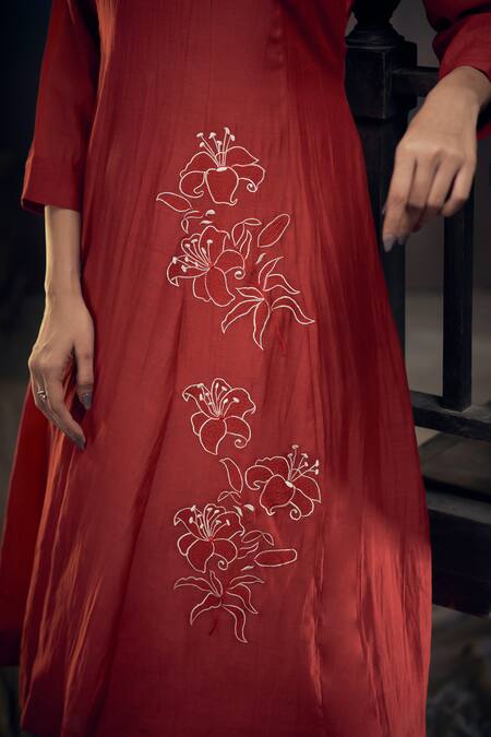Buy Hirika & Dhruti Red Chanderi Embroidery V-neck Flower Pattern Kurta And Pant Set Online at Aza Fashions Buy_Hirika & Dhruti_Red Chanderi Embroidery V-neck Flower Pattern Kurta And Pant Set _Online_at_Aza_Fashions