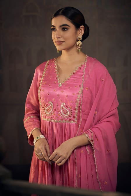 Shop Hirika & Dhruti Pink Gingham, Cotton, Organza Embroidery V-neck Floral Pleated Kurta Set at Aza Fashions Shop_Hirika & Dhruti_Pink Gingham, Cotton, Organza Embroidery V-neck Floral Pleated Kurta Set _at_Aza_Fashions