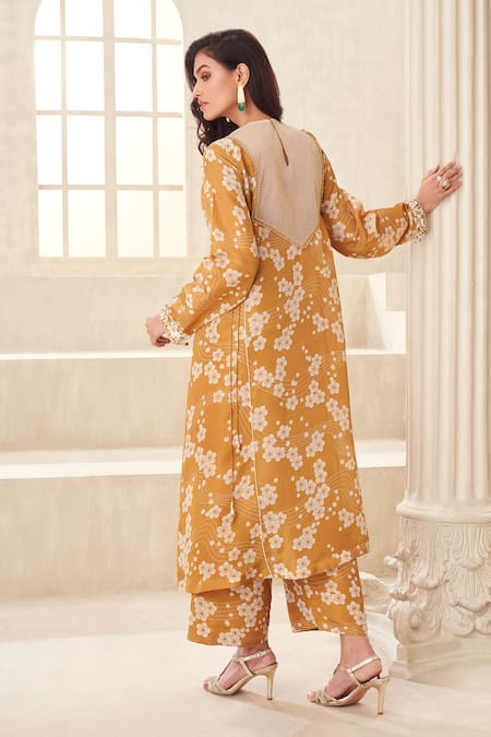 Shop_Taavare_Gold Organza, Tissue Applique, Sequins Round Neck Floral Print Kurta Pant Set _at_Aza_Fashions