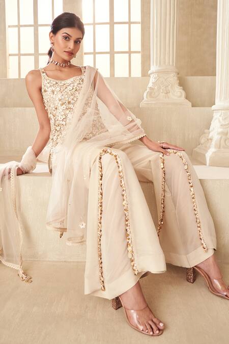 Taavare Off White Tulle, Tissue, Organza Sequins, Floral Applique Kurta Pant Set Online at Aza Fashions Taavare_Off White Tulle, Tissue, Organza Sequins, Floral Applique Kurta Pant Set_Online_at_Aza_Fashions