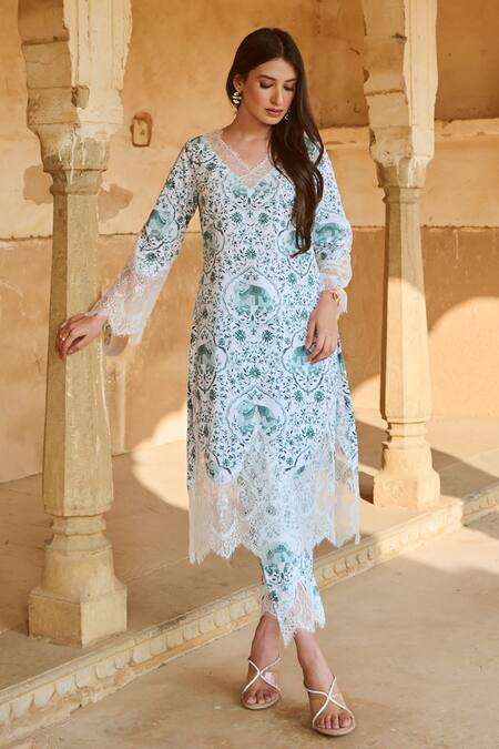 Buy Sage Saga Green , Cotton V-neck Raasa Kokil Chantilly Applique Work Kurta Online at Aza Fashions Buy_Sage Saga_Green , Cotton V-neck Raasa Kokil Chantilly Applique Work Kurta _Online_at_Aza_Fashions