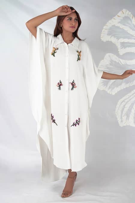 Buy Seesa White Viscose, Georgette Ilana Asymmetric Hand Painted Applique Kaftan Online at Aza Fashions Buy_Seesa_White Viscose, Georgette Ilana Asymmetric Hand Painted Applique Kaftan _Online_at_Aza_Fashions