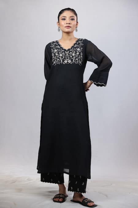 Beige Black Kurta Pure Mul Chanderi Embroidered Floral Scalloped V With Pant 