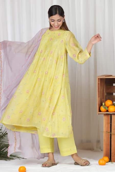 Beige Floral Pattern Kurta Pant Set 