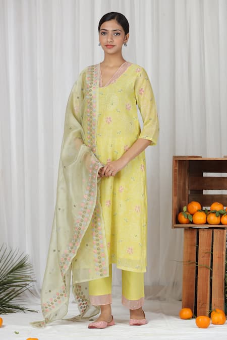 Beige Yellow Kurta Pure Mul Chanderi Printed Floral V Neck And Pant Set 