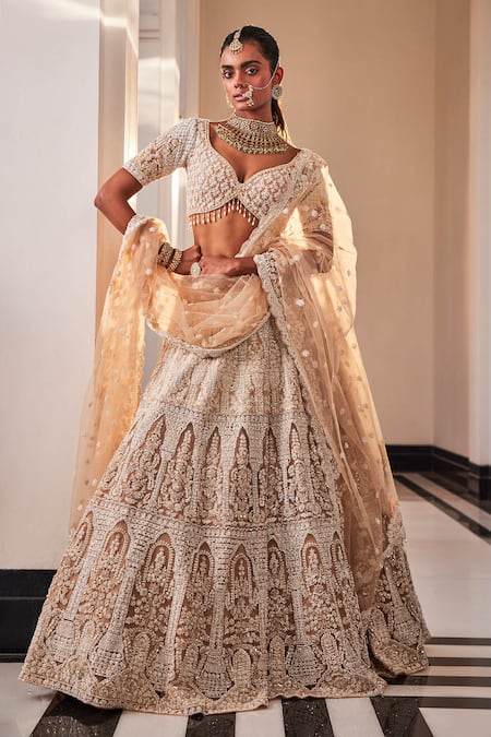 Kalighata Peach Organza Embroidery Sweetheart Neck Avni Hand Bridal Lehenga Set Online at Aza Fashions Kalighata_Peach Organza Embroidery Sweetheart Neck Avni Hand Bridal Lehenga Set _Online_at_Aza_Fashions