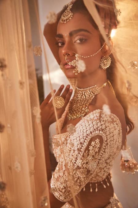 Kalighata Peach Organza Embroidery Sweetheart Neck Avni Hand Bridal Lehenga Set at Aza Fashions Kalighata_Peach Organza Embroidery Sweetheart Neck Avni Hand Bridal Lehenga Set _at_Aza_Fashions